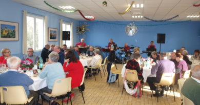 Quelques photos du repas des personnes âgées du 7 décembre. Quelques photos du repas des personnes âgées du 7 décembre.